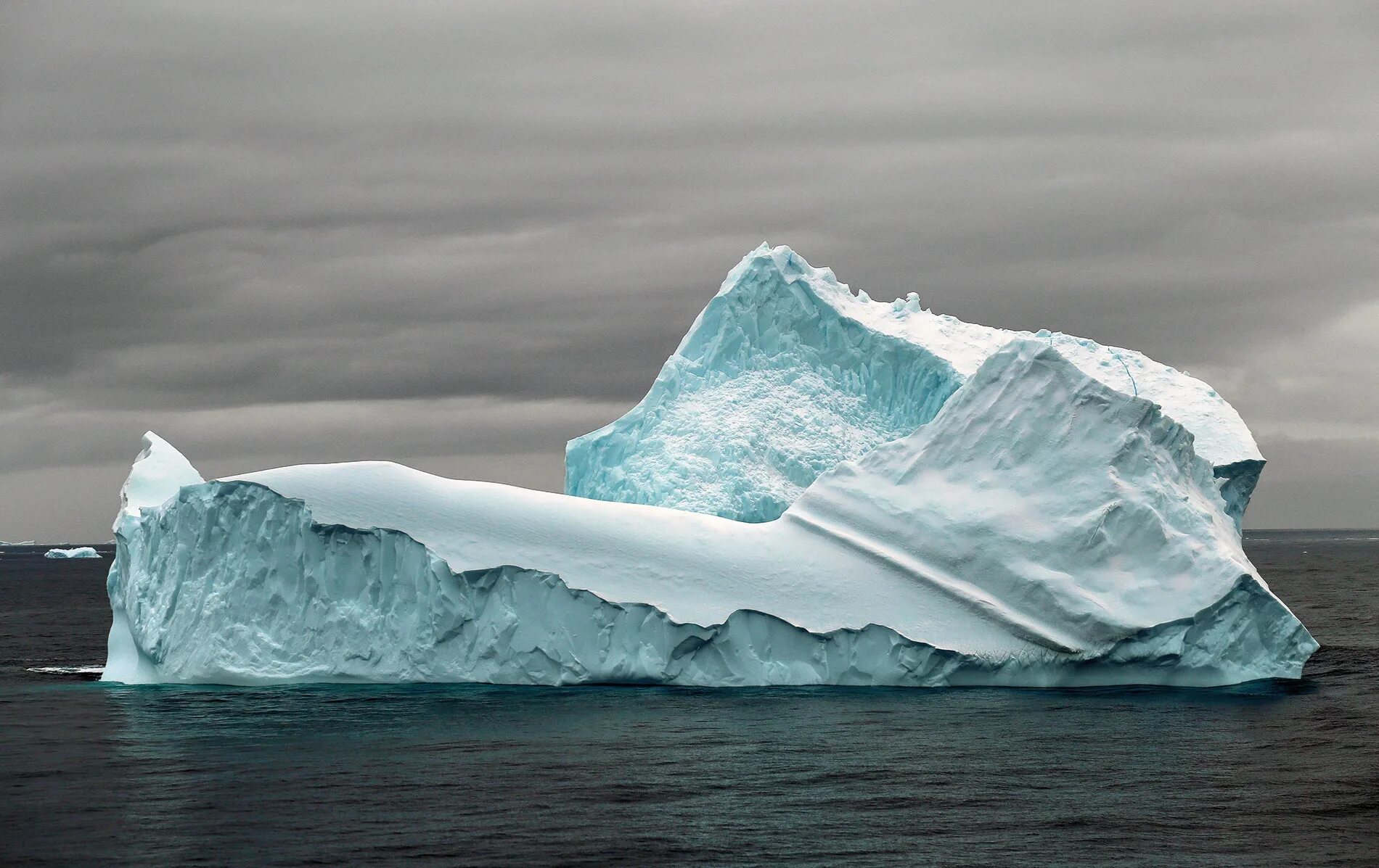 Антарктида. Ледник в доме. Antarctica 2000x2700. A Home for Antarctica. Большой айс