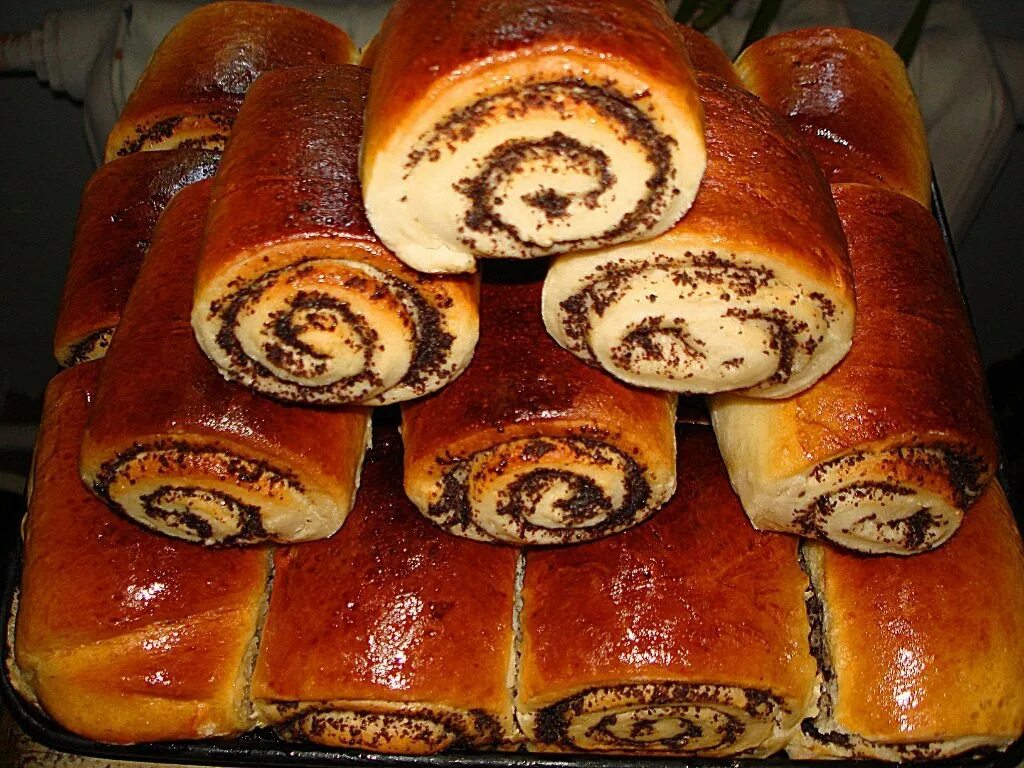 Как сделать булочки с маком из дрожжевого. Булочка с маком. рулетики с маком из дрожжевого теста. пирог с маком. маковый рулет из дрожжевого теста.
