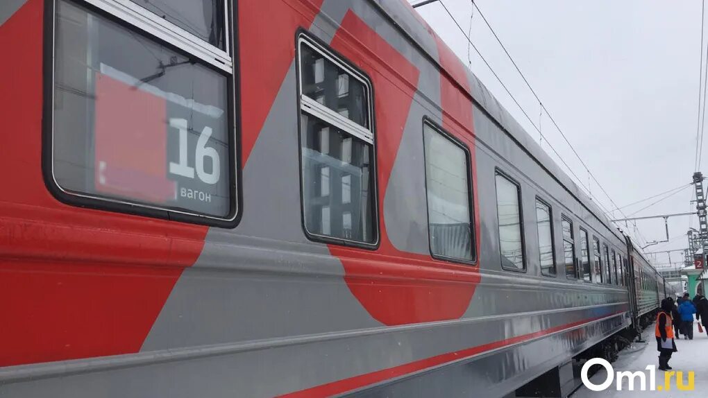 Есть ли поезд новосибирск. Поезд Новосибирск. Поезд омич. Фирменный поезд Иртыш. Новосибирский поезд.