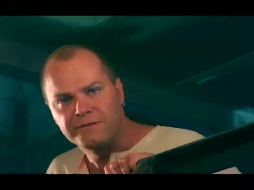 Генералы песчаных карьеров фильм. Генералы песчаных карьеров группа. Солист группы генералы песчаных карьеров. Генералы песчаный карьеры клип. Генералы песчаный карьеры клип.