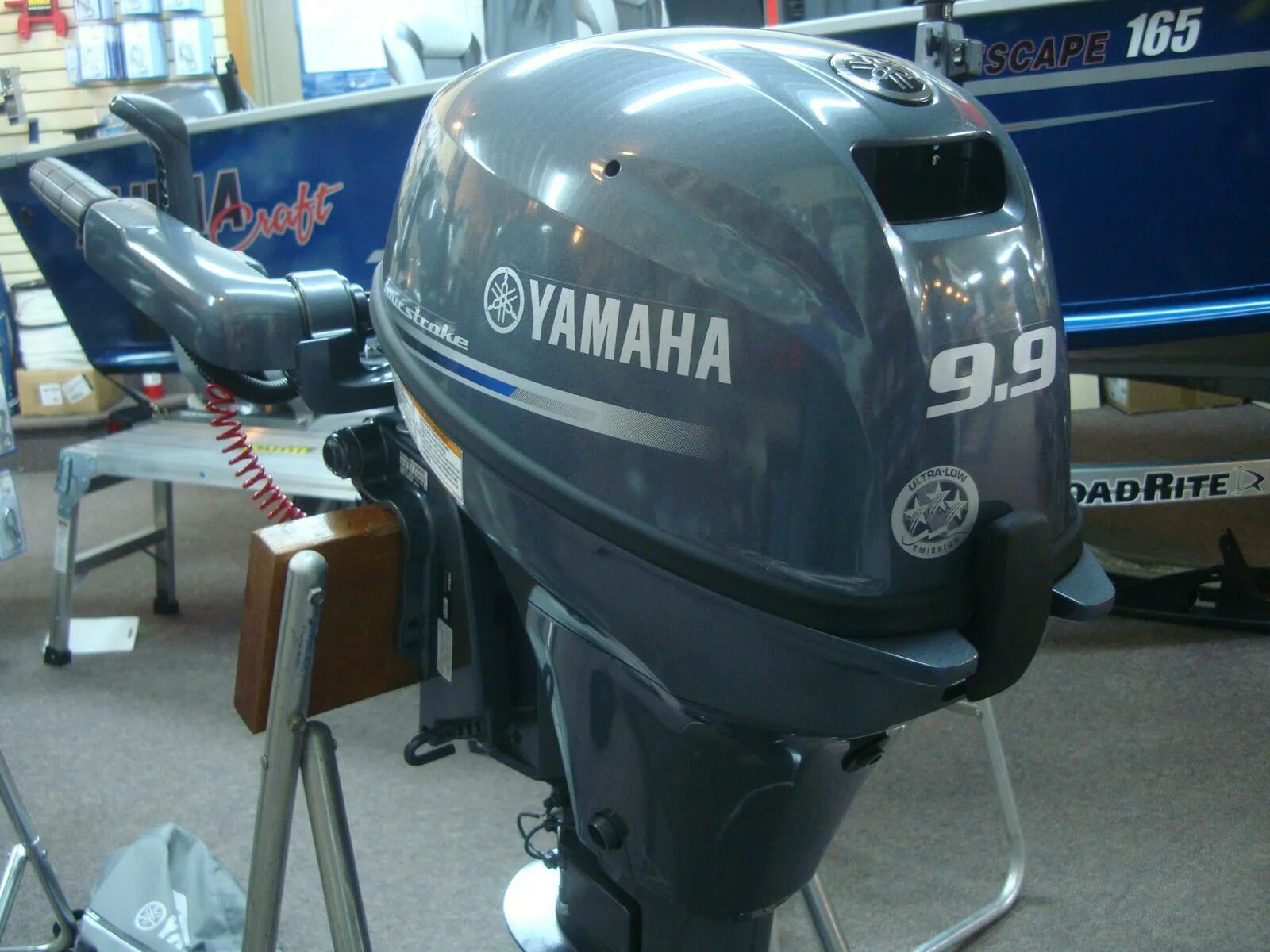 Моторы ямаха четырехтактные купить. Лодочный мотор Yamaha 9.9. Лодочный мотор Ямаха (Yamaha) 9.9. Лодочный мотор Yamaha 9.9 GMHS. Yamaha 9 9 4 тактный.