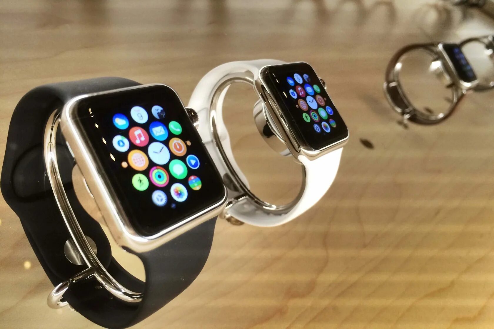 Часы iphone. Эппл вотч. Смарт часы Эппл. Apple watch 2015. Эппл вотч 11.