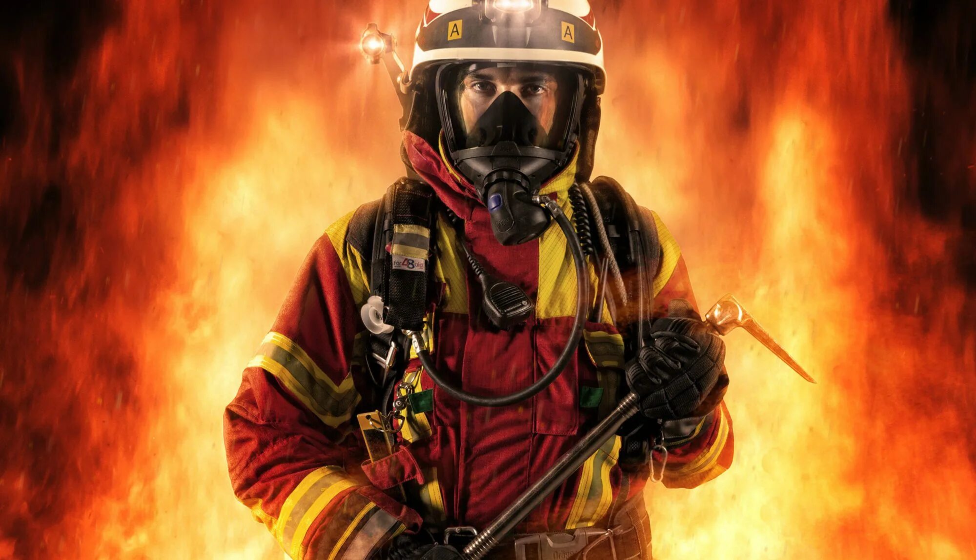Пожарник википедия. Пожарный. Пожарная охрана. Современные пожарные. Пожарная тематика.