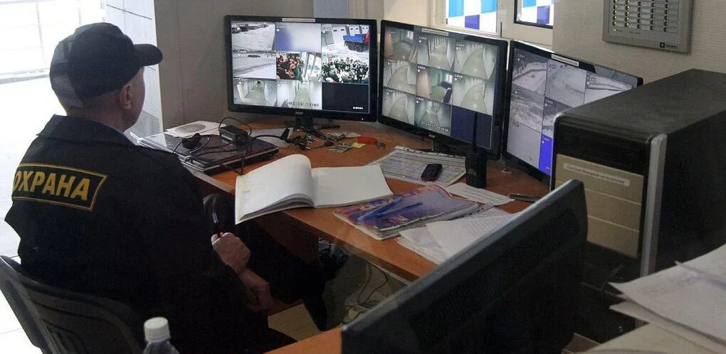 пропускной режим в школе с турникетами. охранник у турникета. пропускная система в школе. пропускной режим в судах. пропускной режим в судах.