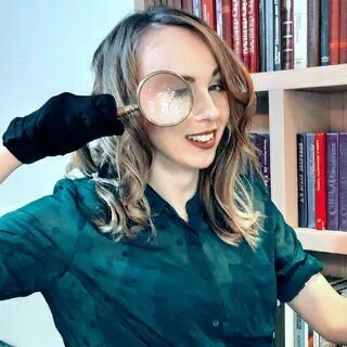 Таня купила книгу