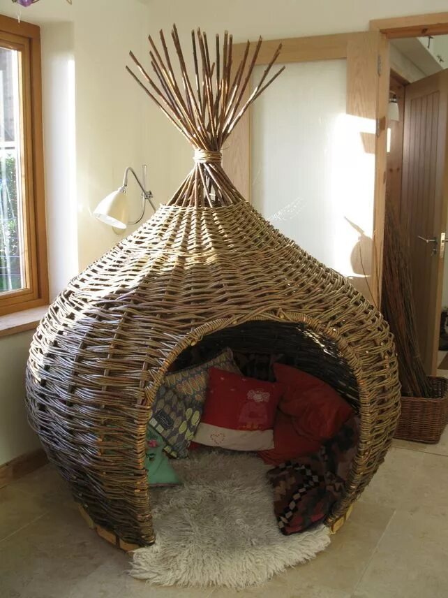 Плетеные скульптуры из веток. Stick house. Дом из прутьев. Домик из прутьев. Дом из прутьев.