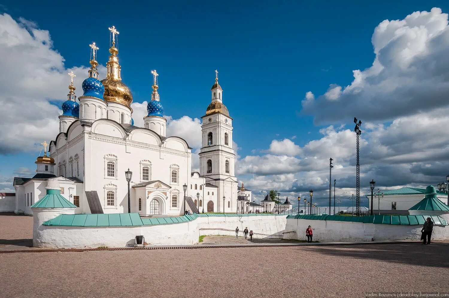 Тобольск через тюмень. Тобольский кремль лето. тобольский кремль 2025. покровский собор тобольск вид сверху. тобольский кремль весенний.