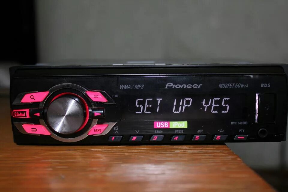 Пионер старые модели. Pioneer mvh-1400ub. автомагнитола pioneer 1400ub. магнитола пионер 50wx4. пионер mvh 1400ub.