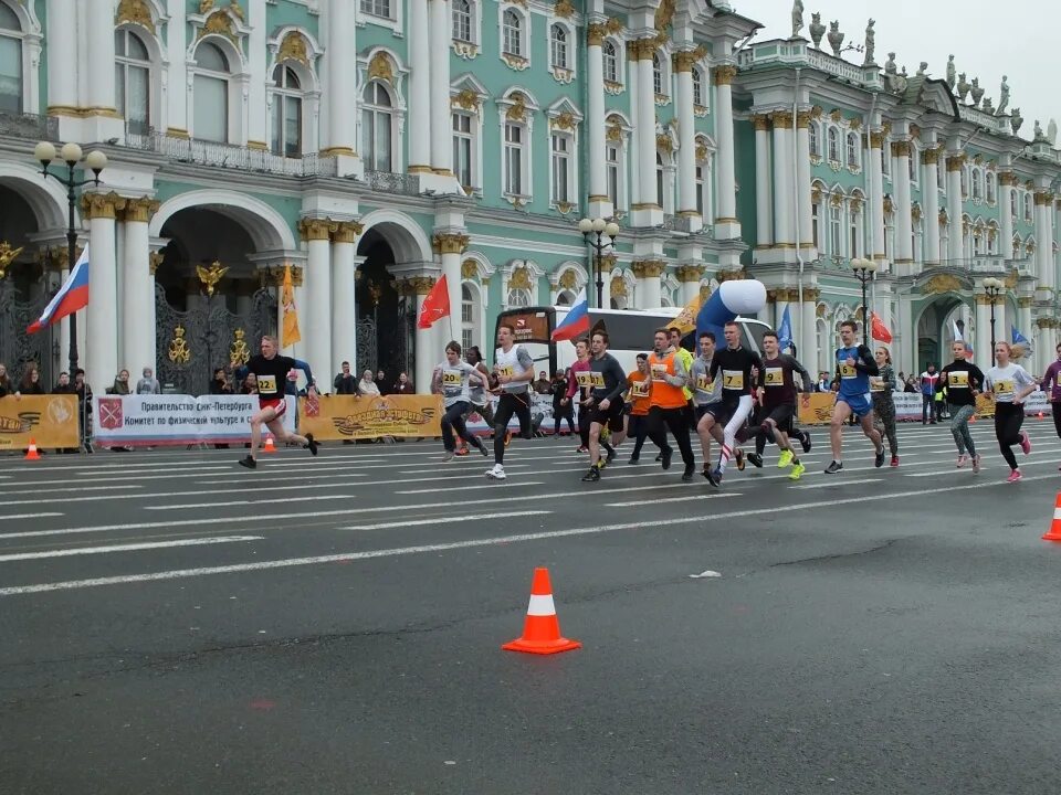 5 мая спб. Майская эстафета на Дворцовой. Звездная эстафета Дворцовая площадь. Звездная эстафета СПБ. Звездная эстафета 1 мая.