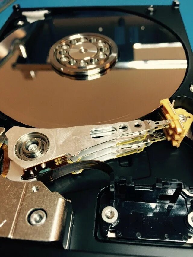 Hard drive data recovery. A1534 hard drive. жесткий диск в разборе. починить жесткий диск. восстановление данных с hdd.