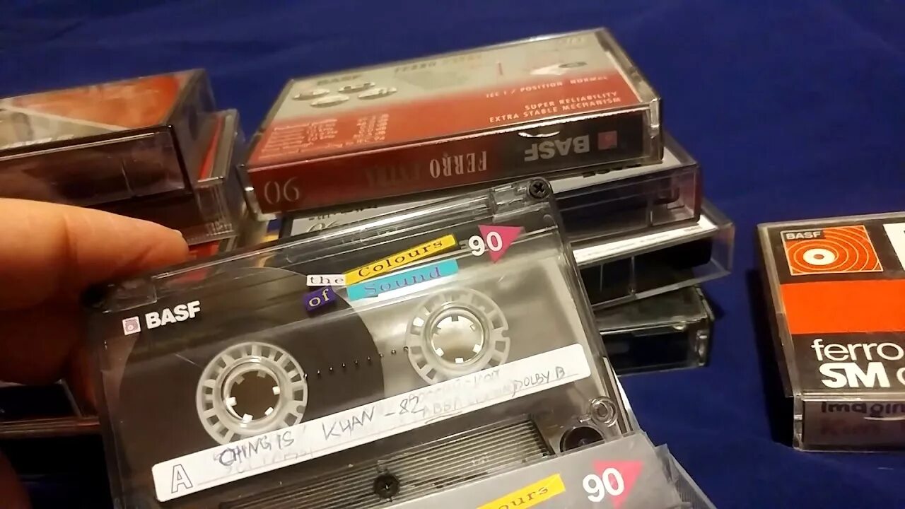 Покажи кассеты. TDK 1982 Compact Cassette. Аудиокассета Maxell ul 90. Кассеты TDK SD. Аудиокассеты сони ТДК БАСФ.