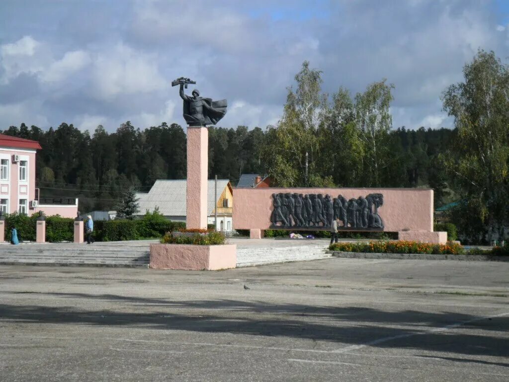 Сайт никольск пензенской области никольск. Г Никольск Пензенская область. Никольск Пензенская область Советская площадь. Площадь Никольска Пензенской области. Памятник в Никольске Пензенской области.