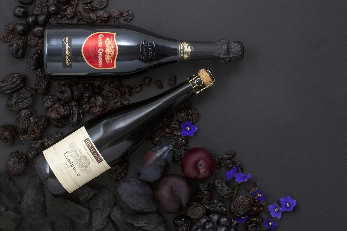 Сладкие вина фреш. Ламбруско Просекко. Lambrusco Wine. Шампанское Ламбруско Просекко. Вино шампанское итальянское.