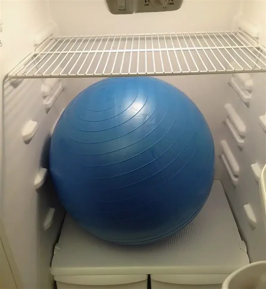 Шарики для холодильника. Воздушный шар в холодильнике. Шаром покати. Холодильник в виде шара.