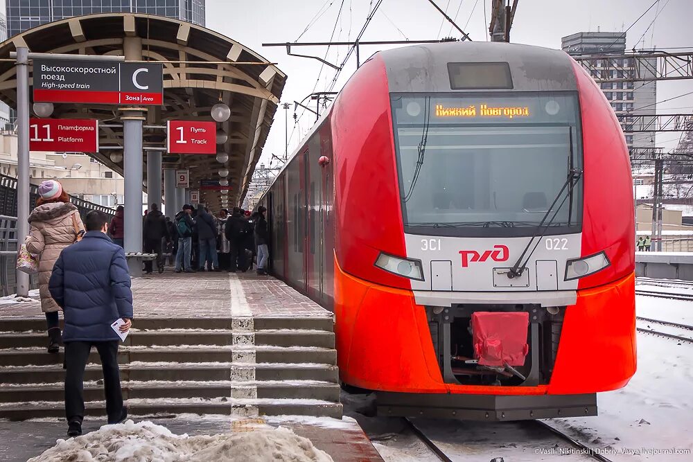 Жд билеты купить москва нижний новгород ласточка. Поезд Ласточка Нижний Новгород. Восточный вокзал Ласточка Нижний Новгород. Ласточка электропоезд Нижний Новгород.