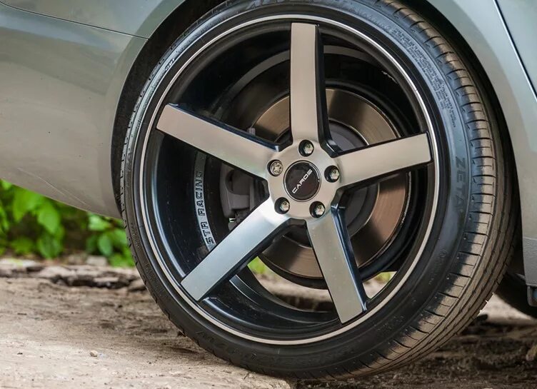 Купить шины 18 радиус. Vossen 205 50 r16 летние. Низкопрофильная резина р15. Низкопрофильная резина r16. Низкопрофильные шины r17 Ласса.