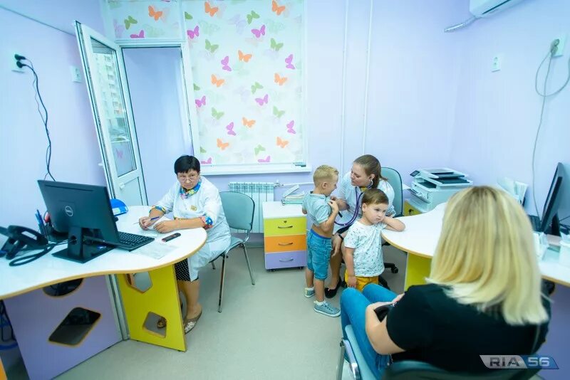 Детская поликлиника на Гаранькина Оренбург. Поликлиника на Гаранькина 21 Оренбург. Участковый педиатр. Новая детская больница Оренбург в Оренбурге.