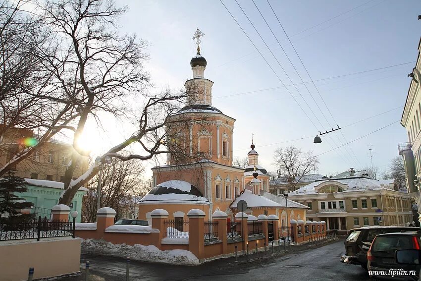 Храм святой троицы живоначальной в хохлах. Троицкая церковь хохловский переулок. Церковь в хохловском переулке. Храм святой троицы живоначальной в хохлах. , 14с2.