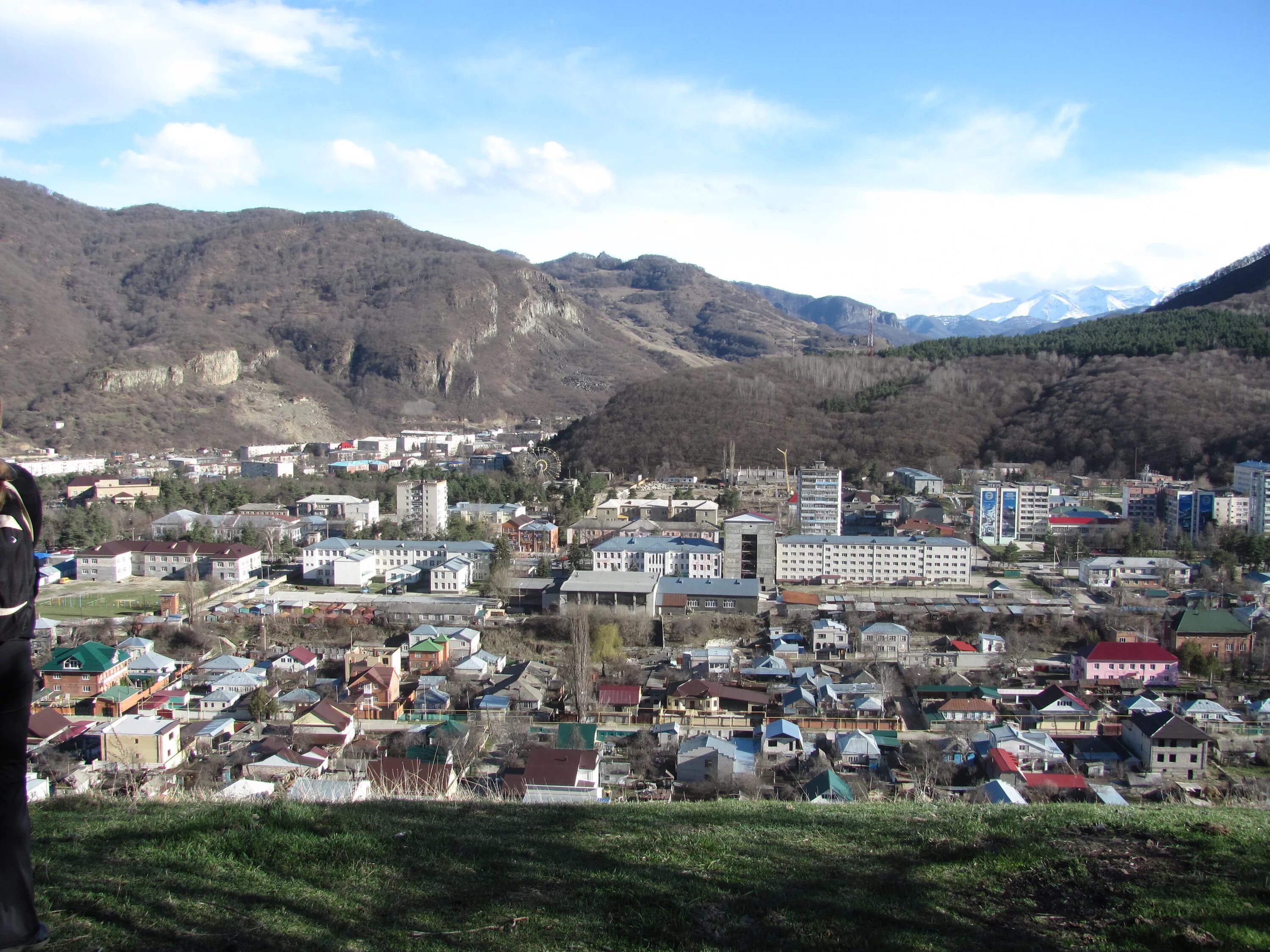 Карачаевск над уровнем моря. Карачаевск над уровнем моря. Г карачаевск карачаево-черкесская республика. Карачаевск над уровнем моря. Гора комсомольская карачаевск.