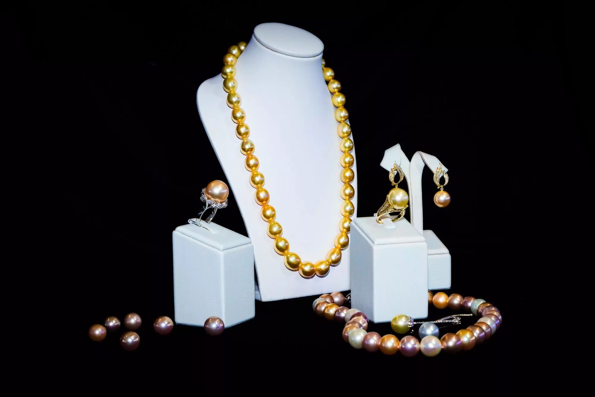 бижутерия в тайланде. жемчуг в тайланде. зеленый жемчуг. жемчуг бива. золотой жемчуг филиппины.