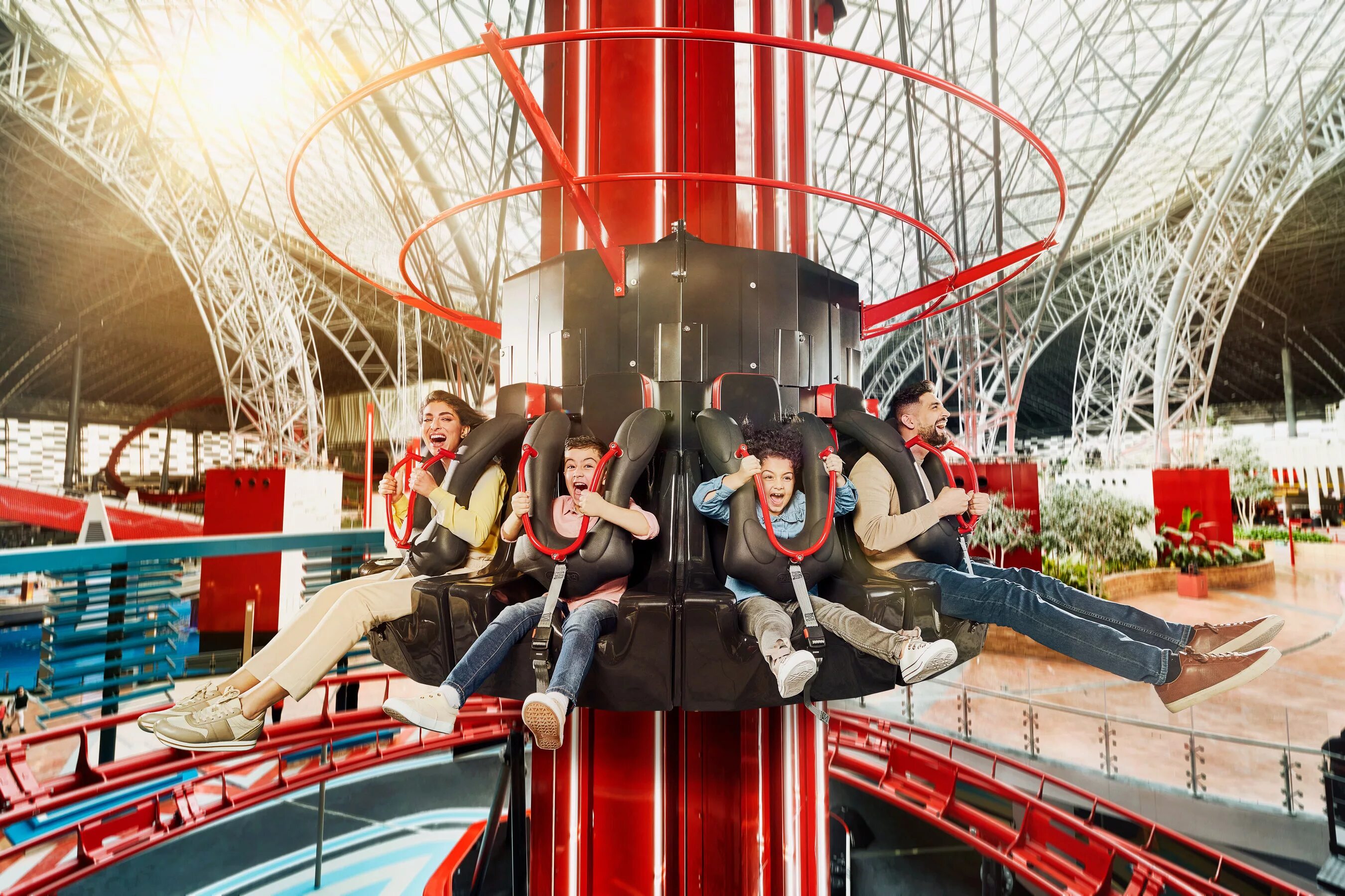 Феррари парк Абу Даби. Феррари парк Абу Даби аттракционы. Ferrari World Абу-Даби аттракционы. Феррари парк Дубай аттракционы.