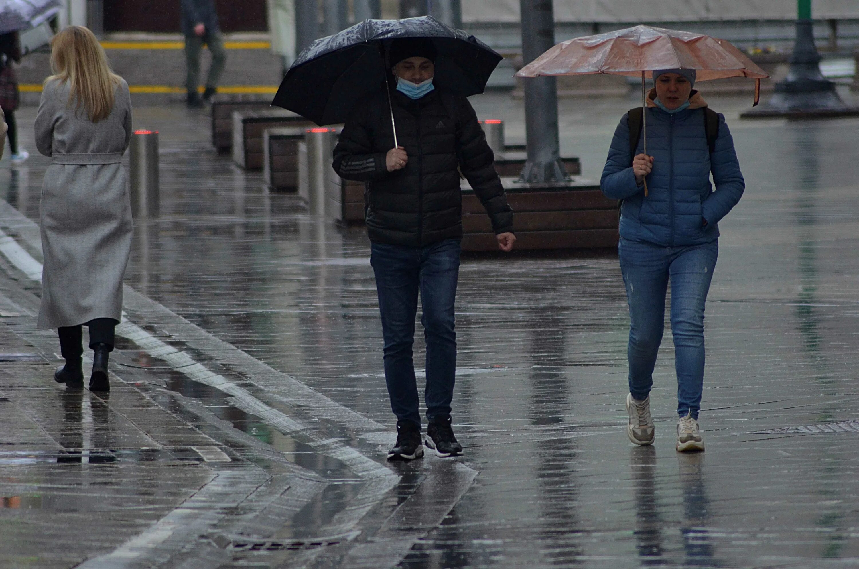 Дождик в Москве. Сильный дождь. Дождь в городе. Дождь в Москве.