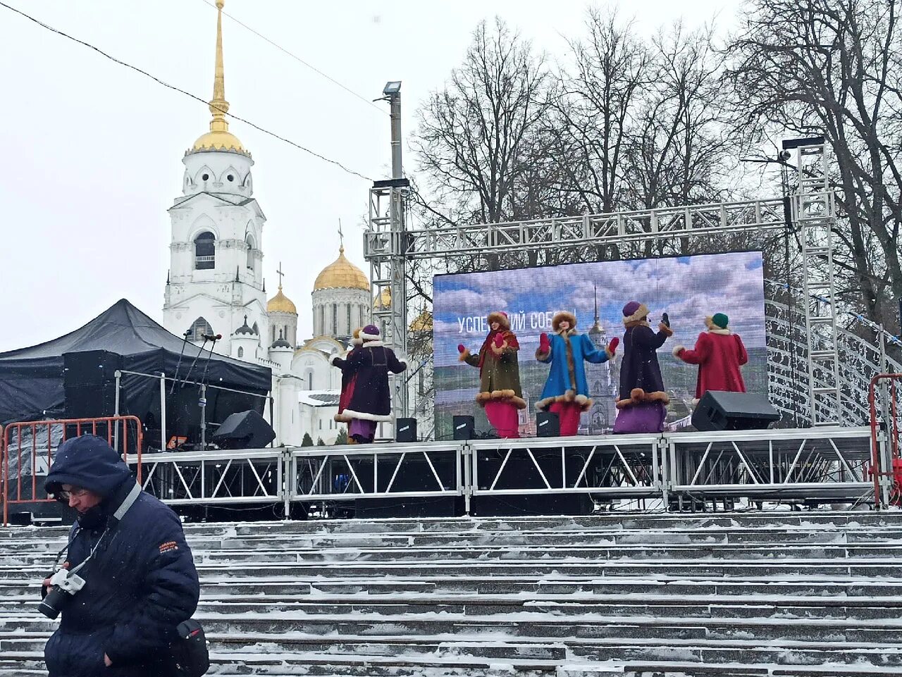 Погулять во владимире. Масленица во Владимире. Масленица Владимирская область. Масленица во Владимире 2024. Масленица во Владимире около пруда в 2022.