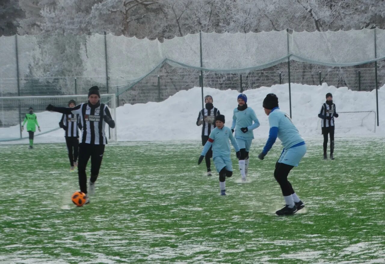 Синара Каменск-Уральский хоккей. Команда Синара Каменск 2016. Алатоо зимнее первенство футбол. Каток Каменск-Уральский Синара.