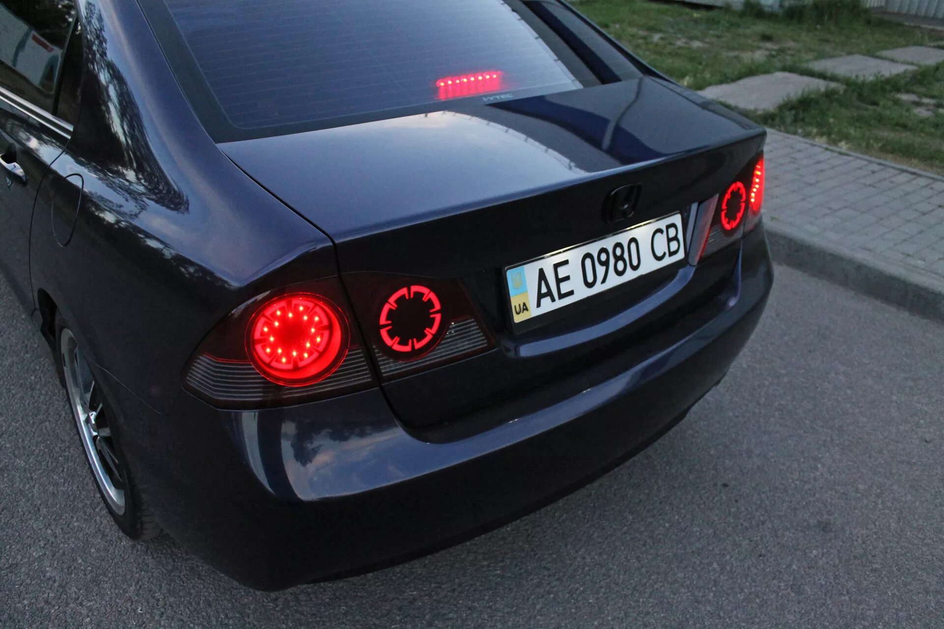 Установил задние фонари BMW STYLE - Honda Civic 4D (8G), 1,8 л, 2008 года тюнинг