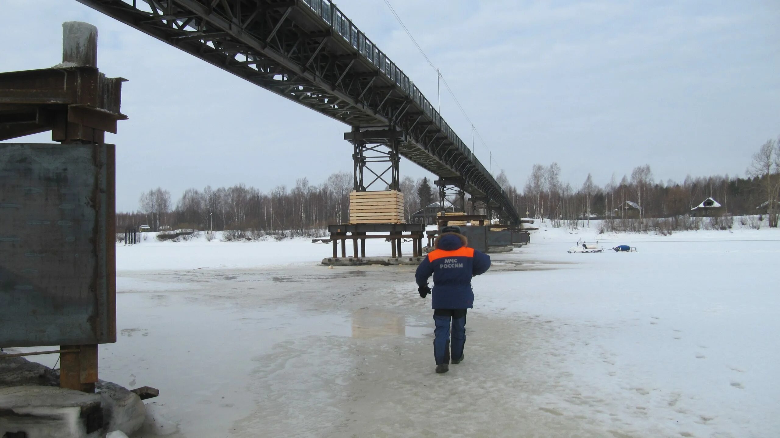 Уровень воды в реке унжа в макарьеве. Мост в Горчухе Костромской области. Мост через Унжу Макарьев. Горчуха Макарьевский район Костромской мост. Костромская область мост через Унжу.