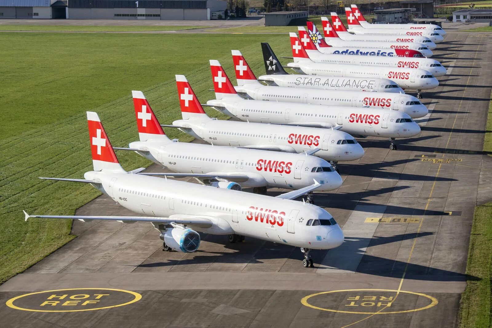 Авиакомпания Швейцарии Swissair. Swiss International Air lines авиакомпании. A321 Swiss. Парк самолетов Swiss Air. Аир лайн