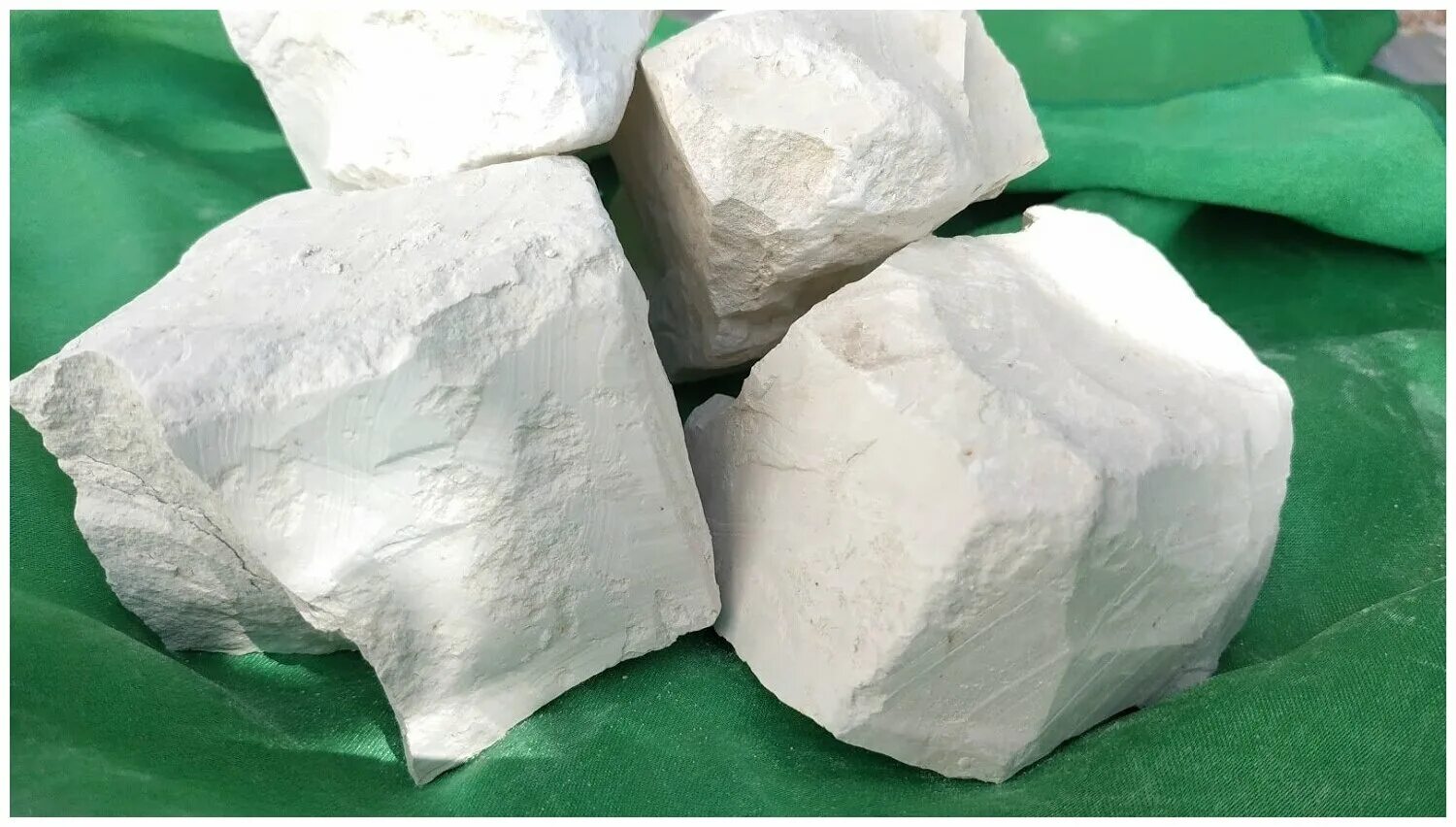 Неочищенный мел. Природный мел набережные челны. Мел съедобный. Пиленый мел севрюково. Пиленый мел для еды.