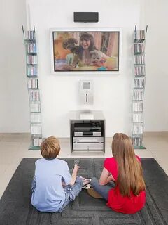 My sister is watching tv