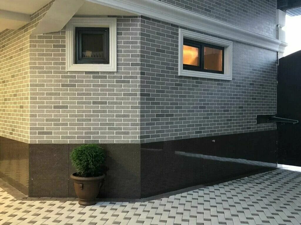 амк 410. амк фасадная система в интерьере. фасадная система амк под камень. декоративное покрытие под кирпич на сетке. амк панели.