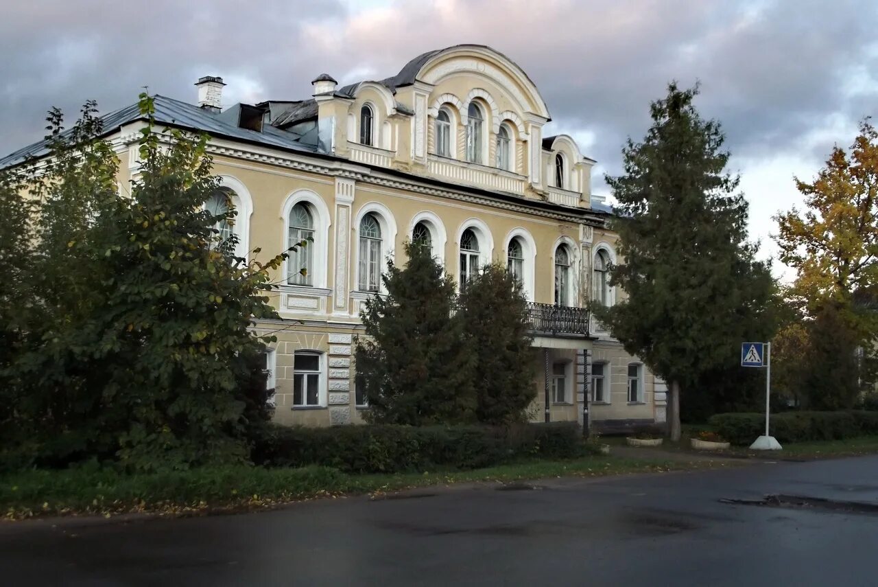 Тихвинский монастырь ленинградская область. Турфирмы тихвина. Тихвин ленинградская область. Тихвинский монастырь ленинградская область. Турфирмы тихвина.