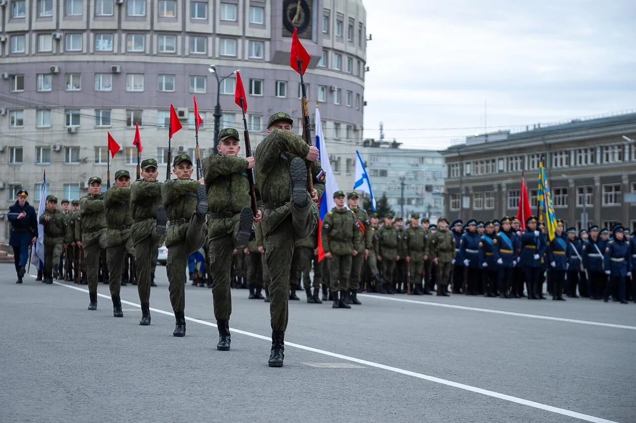 Площадь революции Челябинск парад Победы. 9 Мая Челябинск 2019 площадь революции. Парад на площади революции 9 мая Челябинск. Репетиция парада Челябинск. Прямая трансляция челябинское время