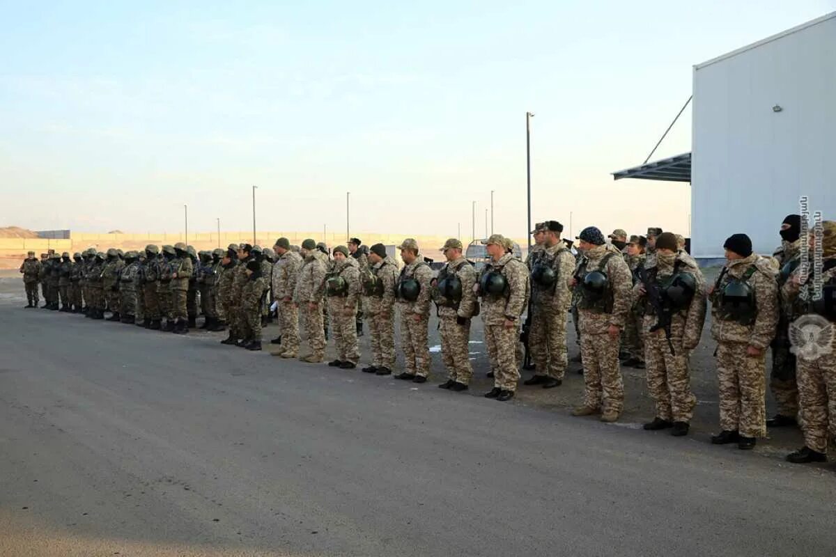 Миротворцы рф в нагорном карабахе. Миротворцы в карабахе 2022. Миротворцы одкб. Нагорный карабах бмп 2 миротворцев. Отправка груз 200 самолетом в армению цени.