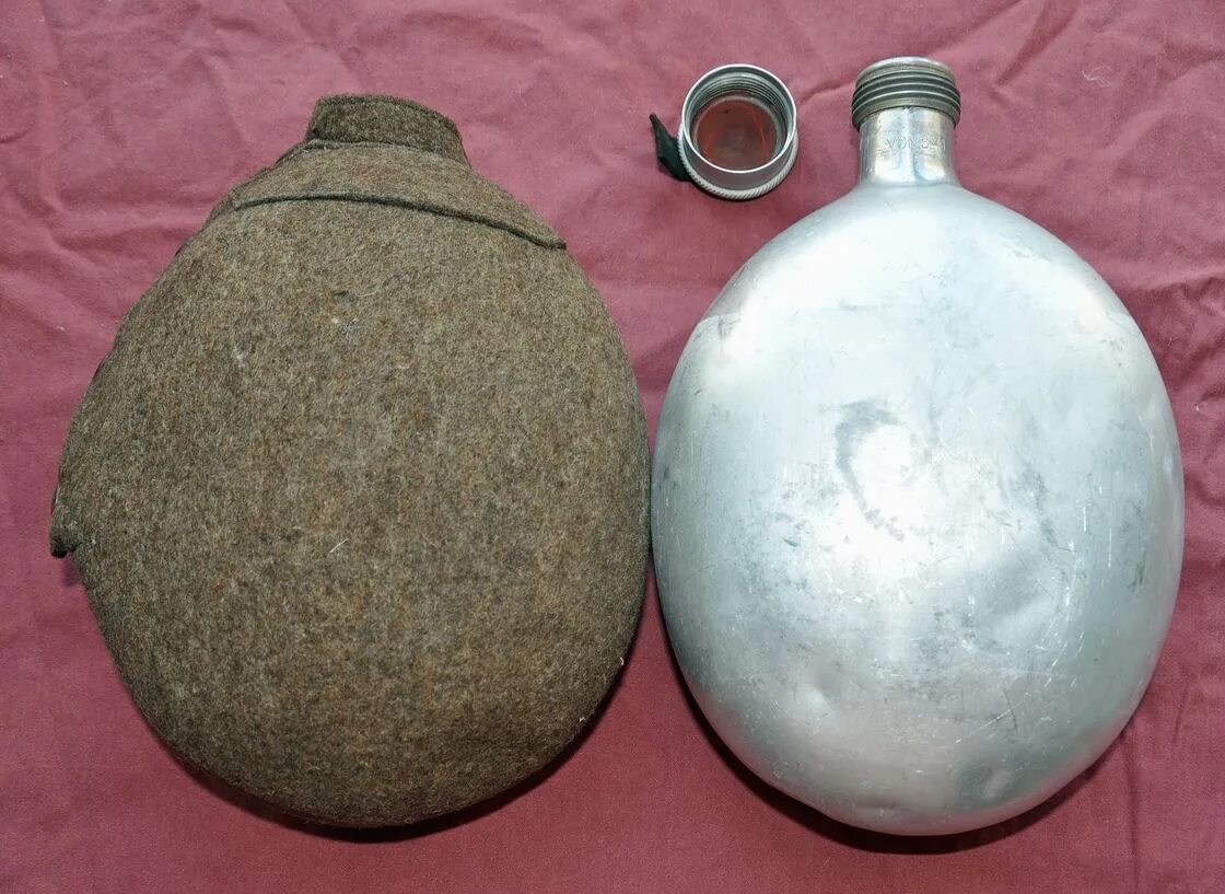 Фляга армейская ss39. Фляга м 1956. Котелок вдв комбинированный армейский. Красная немецкая фляга. Фляжка алюминиевая kcl 39.