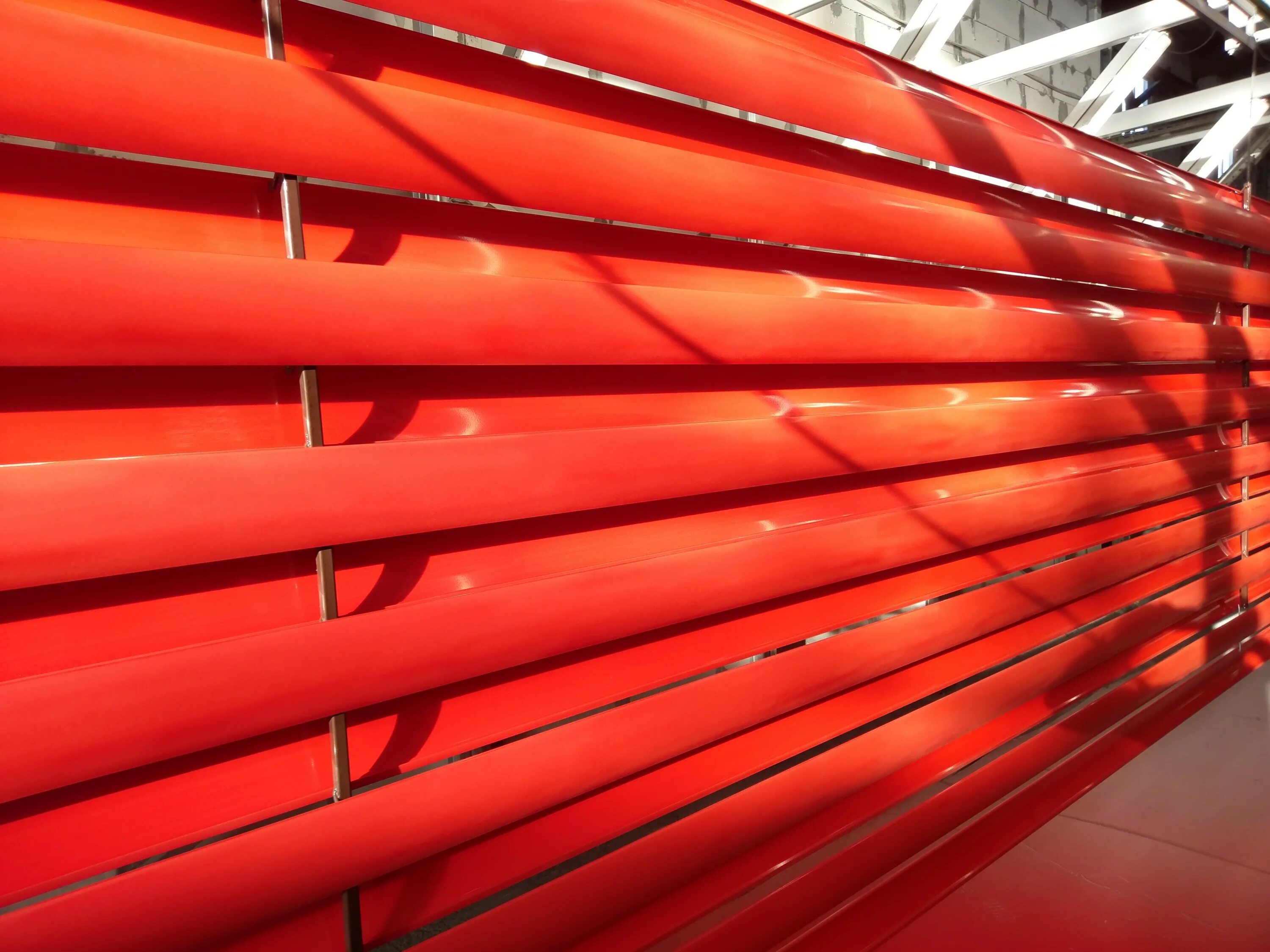 Труба профильная окрашенная. Крашеная квадратная труба. Алюминиевого профиль окрашеный. Подстолье трапеция лофт. Покраска профтрубы.