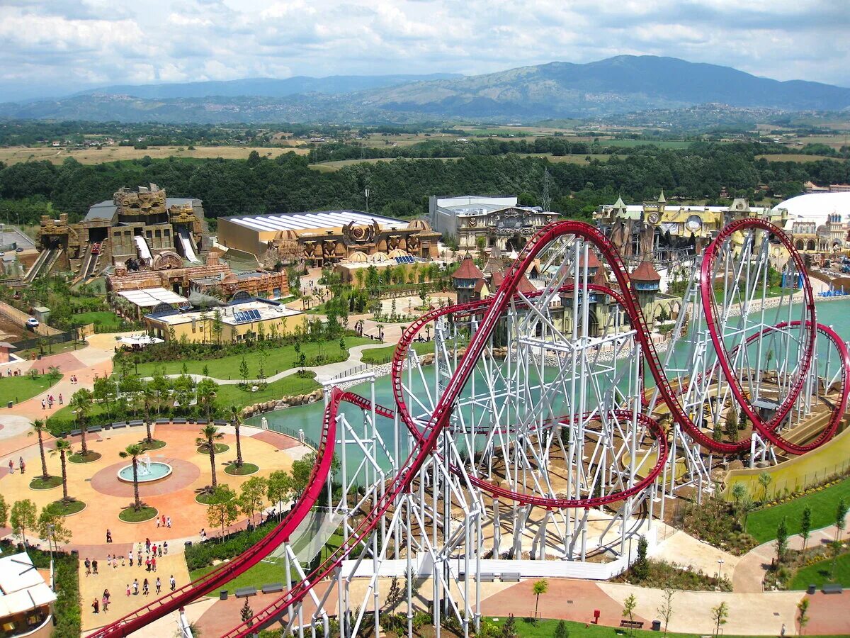 Маджик парк. Парк Rainbow Magicland. Rainbow Magicland аттракционы. Парк аттракционов в Вальмонтоне в Италии. Мэджик Лэнд в Италии.