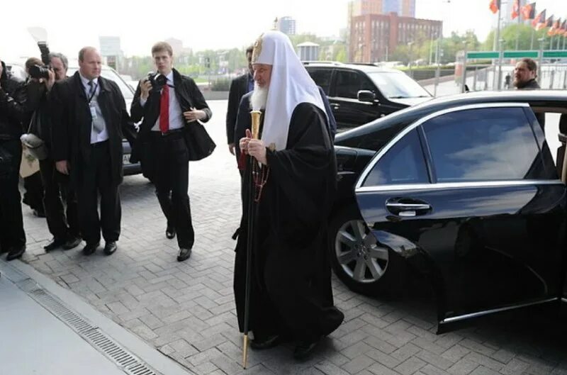 Кирилл гундяев майбах. То жрать не должен слаще чем. Кто проповедь читать захочет людям пушкин. Кто проповедь читать захочет людям автор. Кто проповедь читать захочет людям тот жрать не должен.