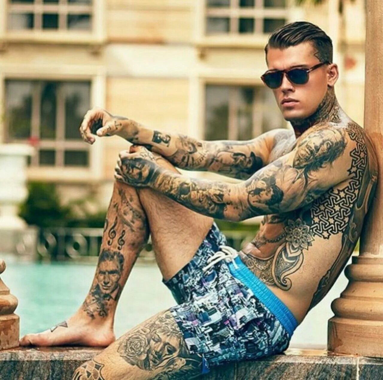 Стивен джеймс татуировки. Chris perceval тату. Два татуированных парня. Stephen james отжимается. Тату рядом мужчина.