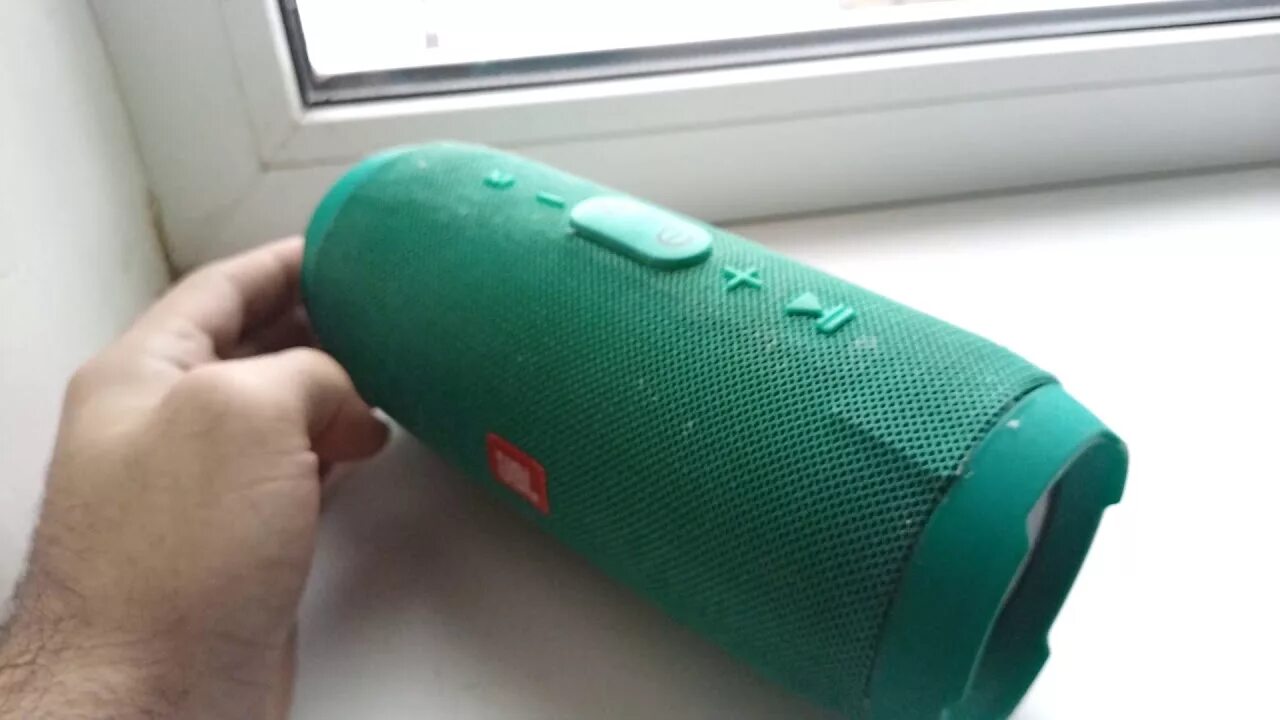 Как включить басс на jbl