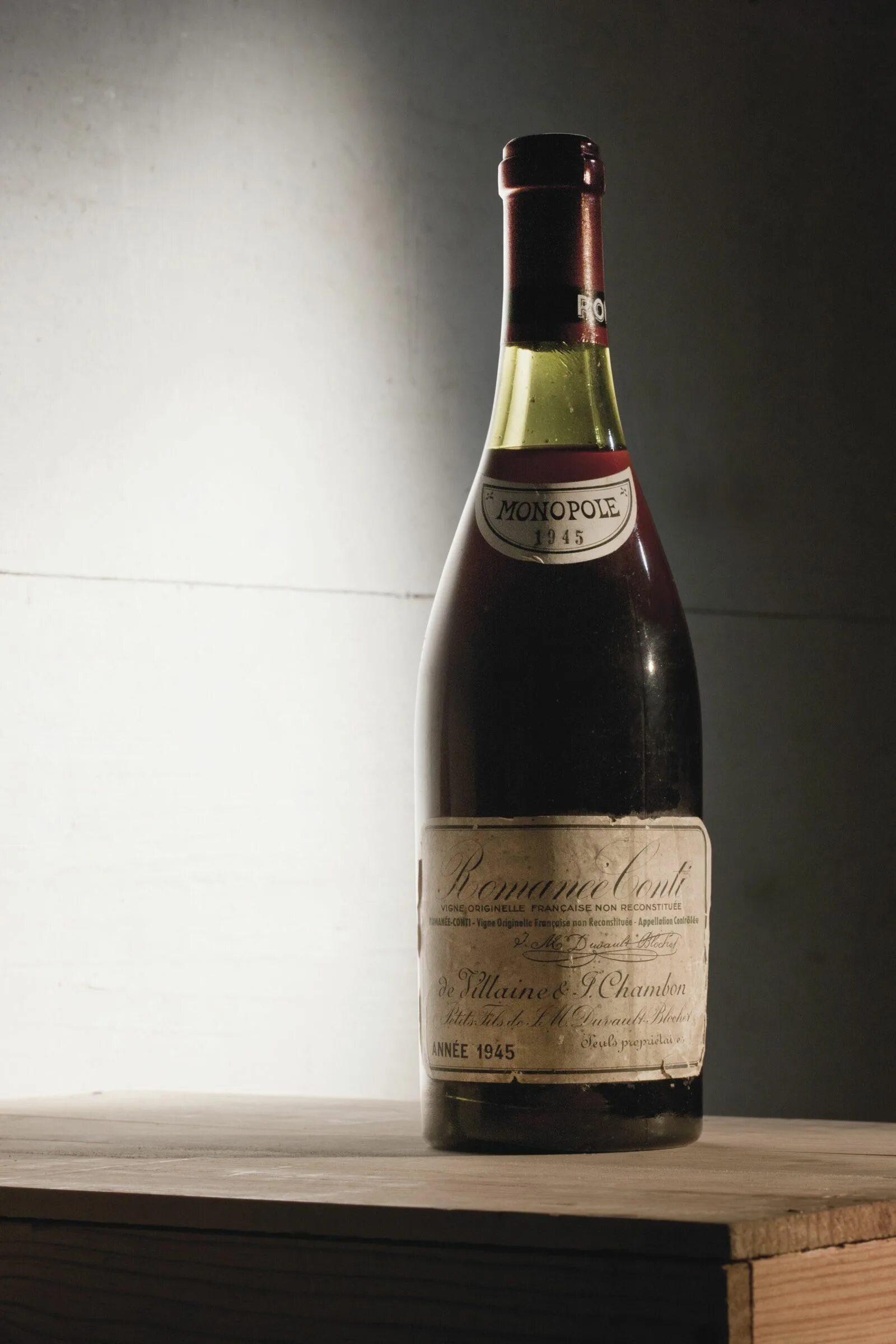 Цена самого дорогого вина. Вино Romanee-Conti 1945 года. Самое дорогое вино в мире. Romanee-Conti Grand Cru 1945 года.. Mercury вино Бургундия.