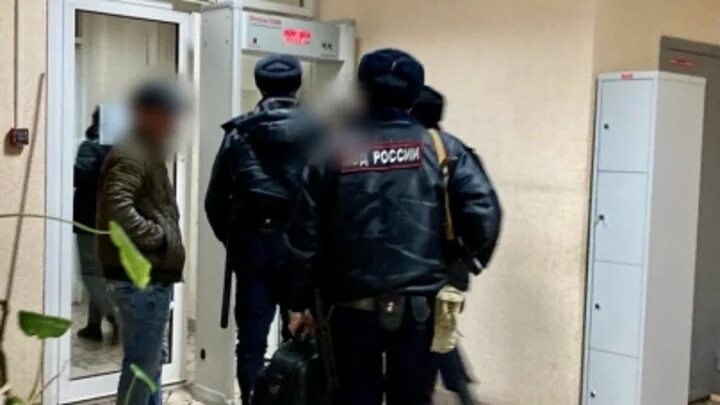 Порно Изнасиловал 16 Летнюю