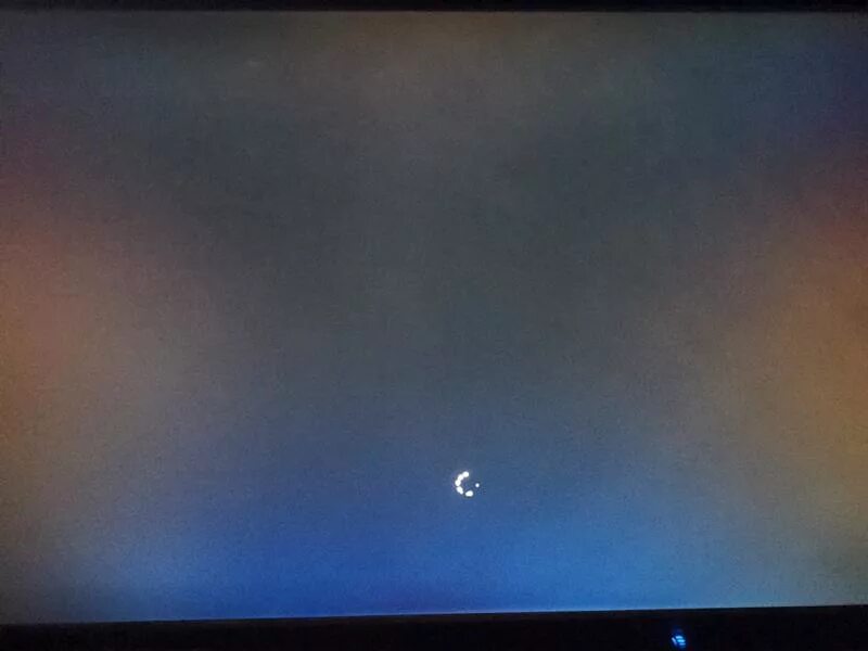 Windows 10 черный экран. Черный экран и курсор. Экран загрузки виндовс 10. При включении черный экран и курсор. Чёрный экран с курсором Windows 10.
