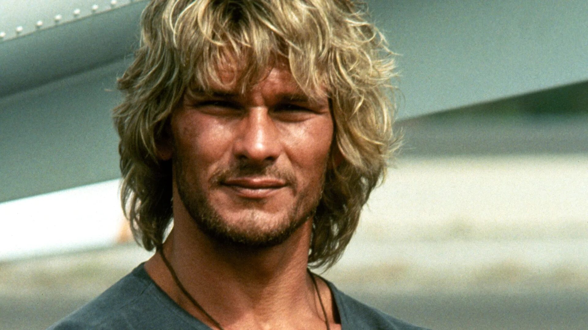 патрик суэйзи на гребне волны