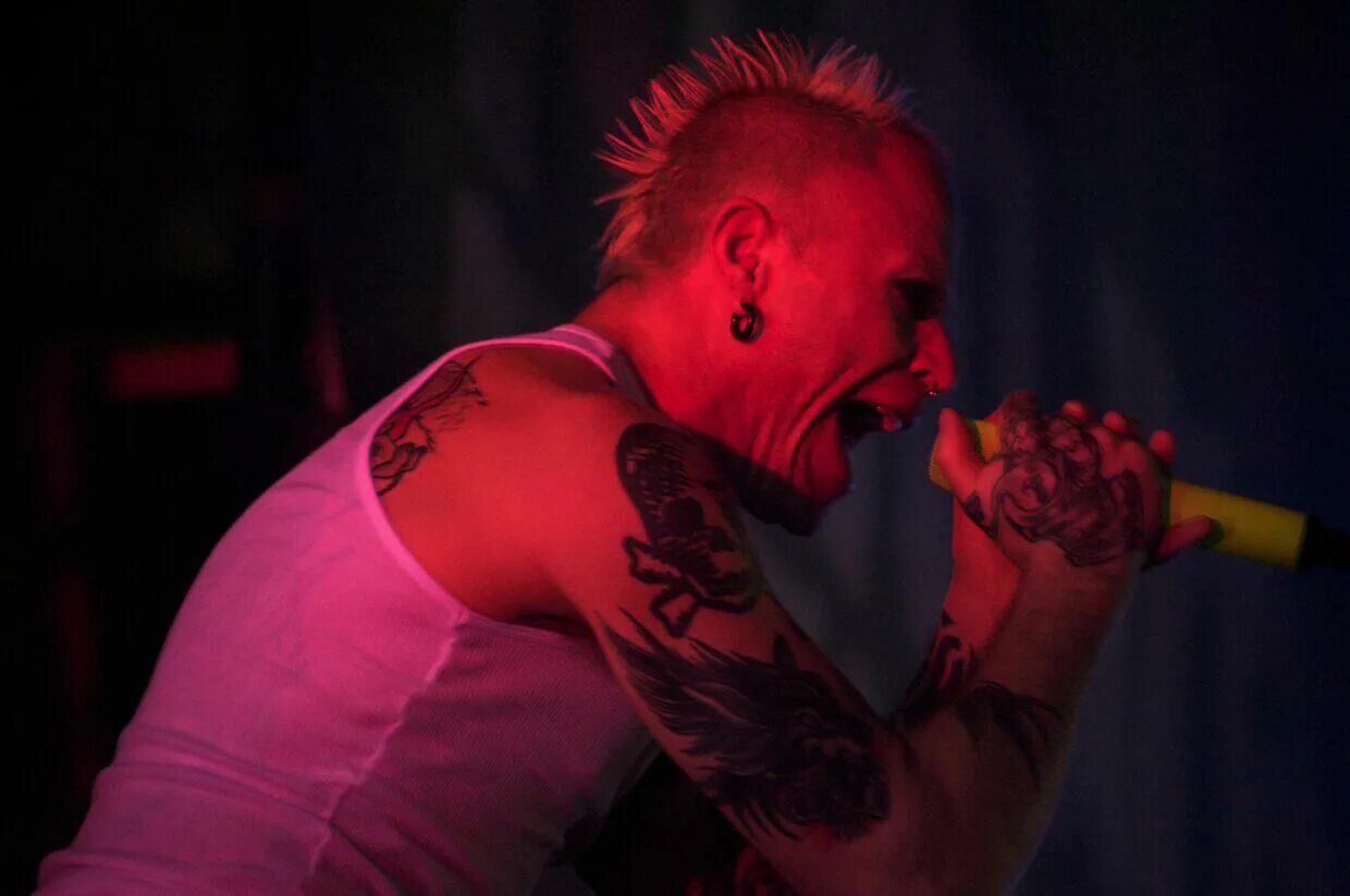 Под флинт. Кейт флинт. the prodigy keith flint. keith flint 1991.