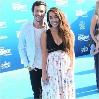 Sierra Deaton Net Worth Fiancé - Famous People Today.