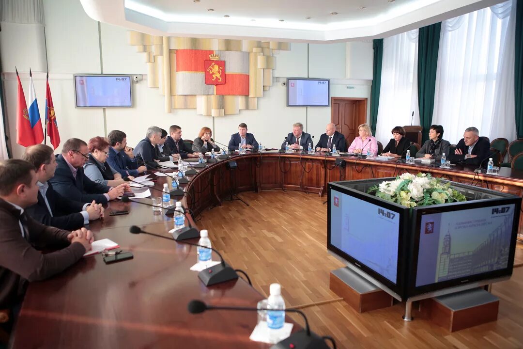 последнее выступление губернатора усса в парламенте края. члены правительства красноярского края. новости в правительстве красноярского края сегодня. евгений афанасьев усс красноярск. правительство красноярского края власть.